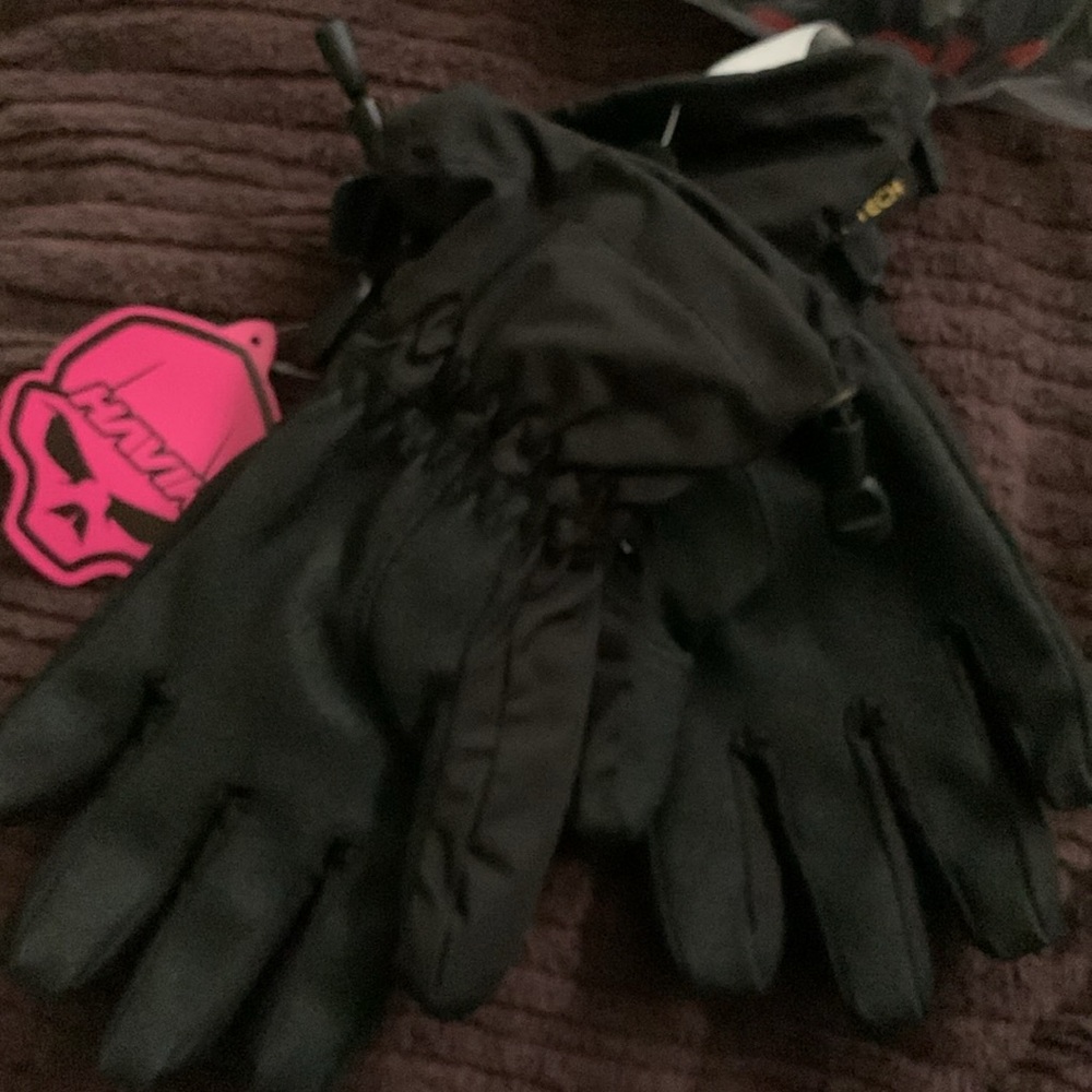 Gloves - Picture 2 of 3